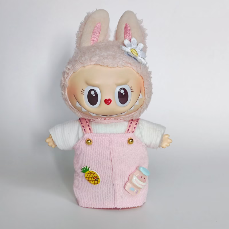 The set of accessories is perfect to play dress up in endless combinations with your Labubu. Give your Labubu a bouquet of flowers to hold and get ready for a fun play session with tons of cool outfits - Image 2