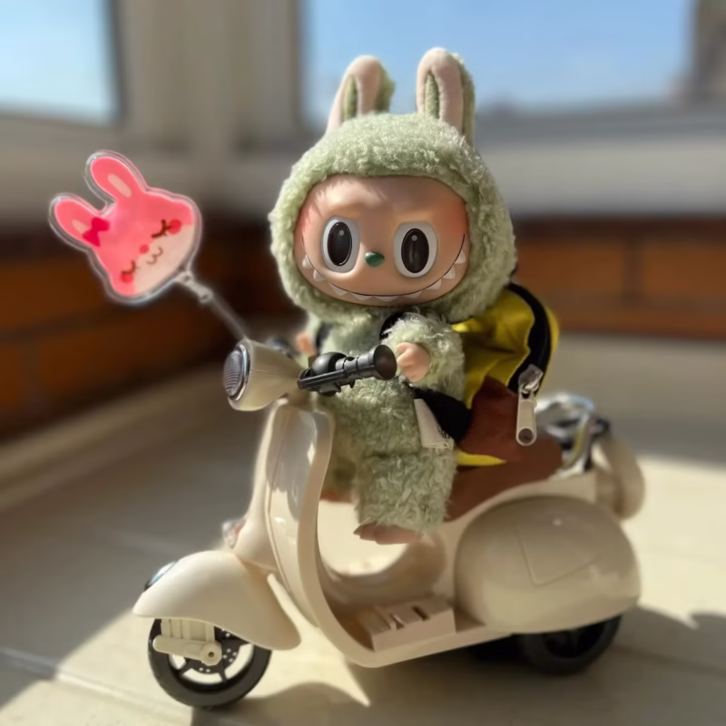 Mini Electric Motorcycle Doll with 360 Degrees Rotation and Retro Dazzling Spin for Kids’ Labubu Toy Blind Box Pendant Motor