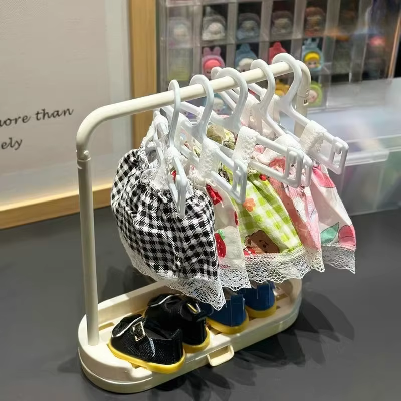 With Labubu and Other 17 Cm Dolls Shoe Rack Accessories, this 10 piece set of Labubu Mini Clothesse Hangers Youngsters' Playthings includes Labubu and Other. - Image 3