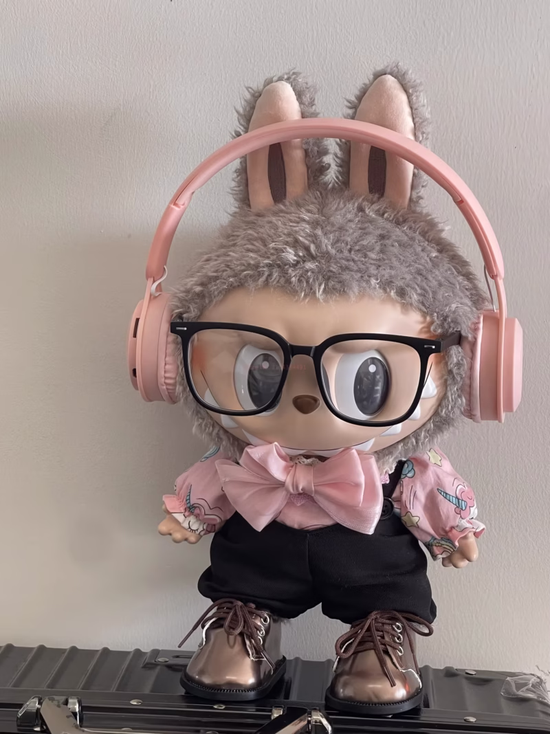 The 38cm Pink Canvas Overwear Set Replacement for doll Labubu Mokoko Doll Suit Children's Toy Presents Accessories Set brings a whole new feature to plush dolls to make them fashionable. - Image 4