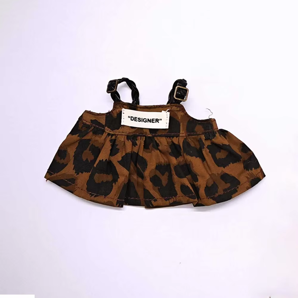 This lavish outfit set is for sure going to make your Labubu stand out, and with it the attention he deserves. Mini Labubu dolls in the size of 15 – 17 cm can be dressed with this doll outfit set - Image 2